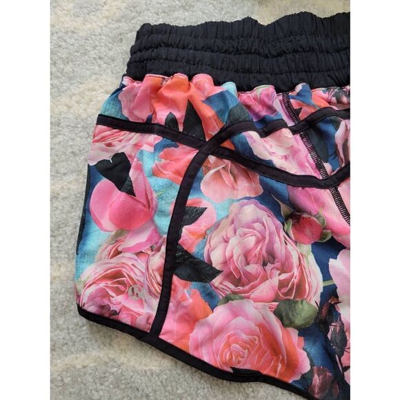 Lululemon free reign shorts, Secret garden 6 - Picture 6 of 10
